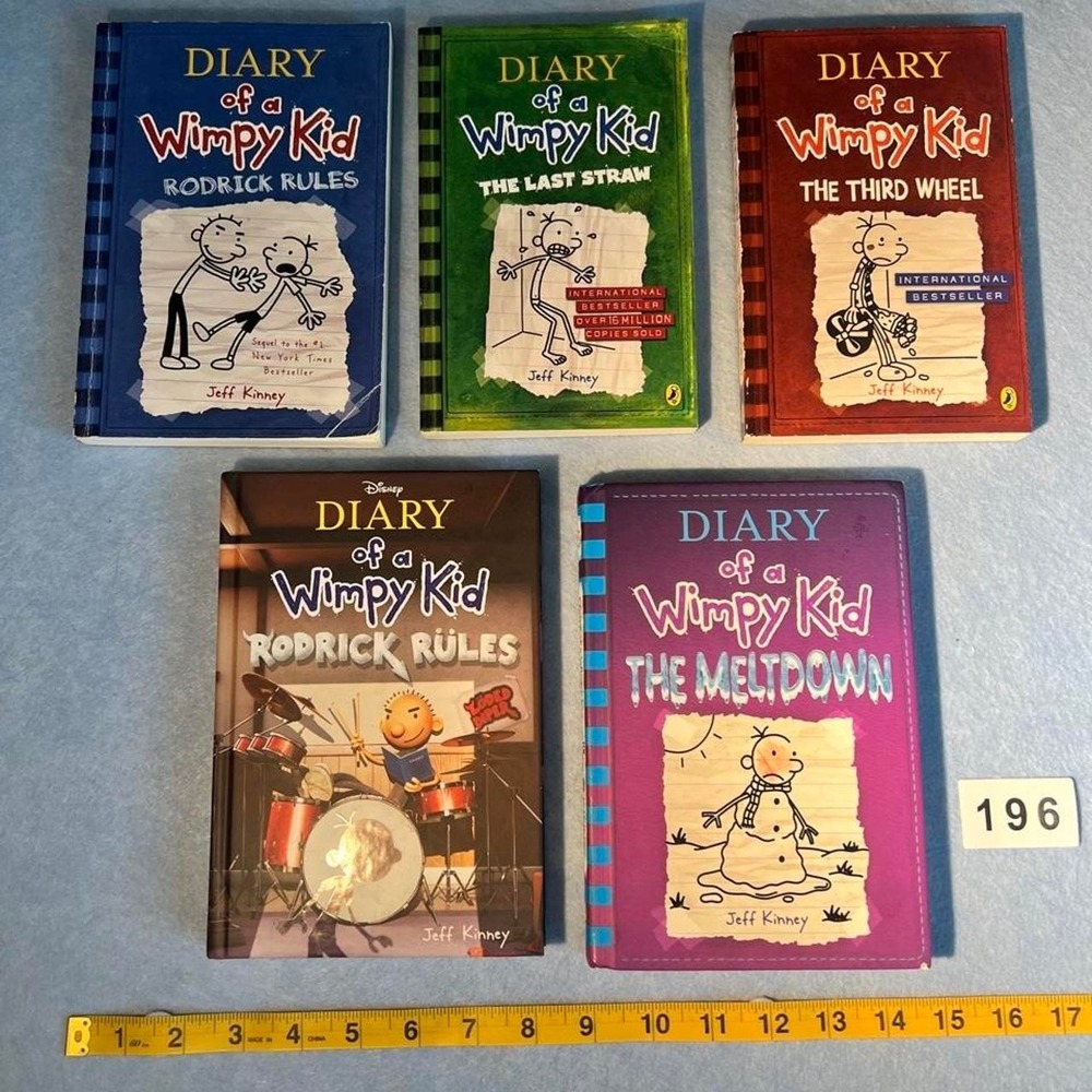 Diary of a Wimpy Kid 5 Book Lot Great Condition